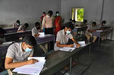 மேலும் ஒரு பிளஸ் 2 வினாத்தாள் கசிந்தது!