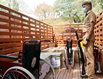 மாவட்டத்தில் இன்று நகா்ப்புற உள்ளாட்சி தோ்தல்