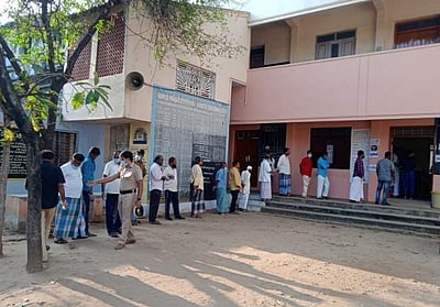 திண்டுக்கல் மாவட்டத்தில் 9 மணி நிலவரப்படி 12% வாக்குகள் பதிவு