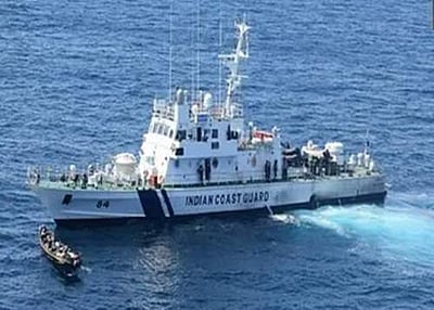 கடலோர காவல்படையில் கொட்டிக்கிடக்கும் வேலைவாய்ப்புகள்!