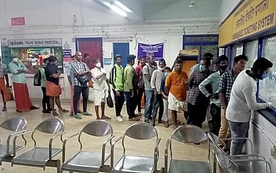 ரயில் டிக்கெட் பெற வரிசையில் நிற்க வேண்டாம்.. சேலத்துக்கு வந்துவிட்டது கியூ ஆர் கோடு வசதி!