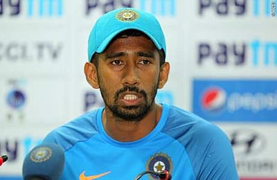 கிரிக்கெட்டர் சஹாவை மிரட்டிய பத்திரிகையாளர்...ஆதரவாக களமிறங்கிய சேவாக்