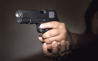 வன்முறை காட்சிகள்... மூடிக் கொள்ளுங்கள்...கண்களை!