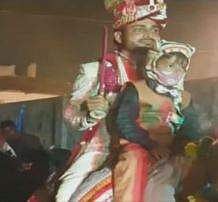 பட்டியலினத்தைச் சேர்ந்தவர் குதிரையில் செல்லக் கூடாதா?: ஐபிஎஸ் மணமகனின் திருமண ஊர்வலம்