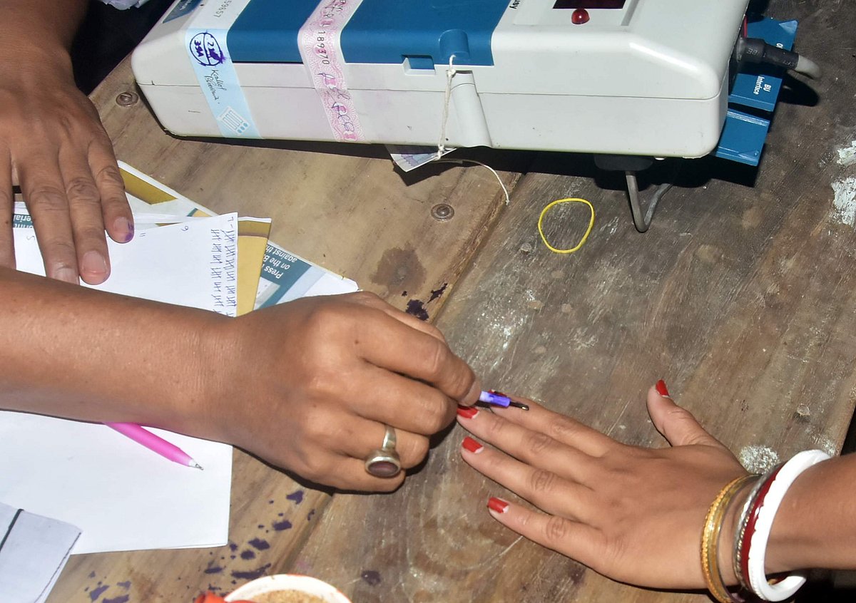 ஒரே நாடு ஒரே தேர்தல்: 30 லட்சம் மின்னணு வாக்குப்பதிவு இயந்திரங்கள் தேவை