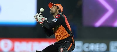 சஹாவை மிரட்டிய பத்திரிகையாளர் யார்?: பிசிசிஐ விசாரணை