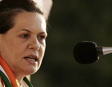 உ.பி: காங்கிரஸ் வேட்பாளர்களுக்கு வாக்களிங்கள்- சோனியா வேண்டுகோள்