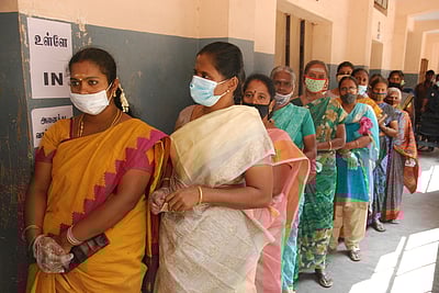 உள்ளாட்சித் தேர்தல்: என்ன ஆனது நட்சத்திரங்களுக்கு? வலுக்கும் விவாதம்