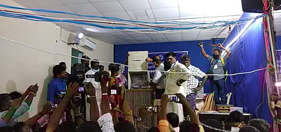 தஞ்சாவூர்: திருக்காட்டுப்பள்ளியில்  1, 2ஆவது வார்டுகளில் திமுக வெற்றி