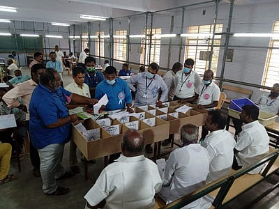 பேளூர் பேரூராட்சியில் திமுக–அதிமுக சம பலம்