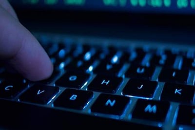 உக்ரைன் மீது இணையவழி தாக்குதல்