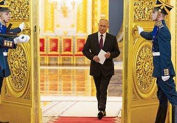 யார் இந்த புதின்? அதிகாரத்தை தன்னை சுற்றி சுழல வைத்த முன்னாள் உளவாளி