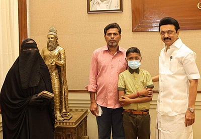 மனிதநேயம் குறித்துப் பேசிய சிறுவனுக்கு முதல்வர் பாராட்டு