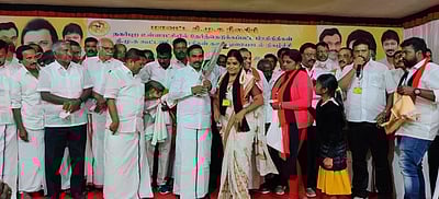 திமுக கூட்டணியில் வெற்றி பெற்ற உள்ளாட்சிப் பிரதிநிதிகளுக்குப் பாராட்டு