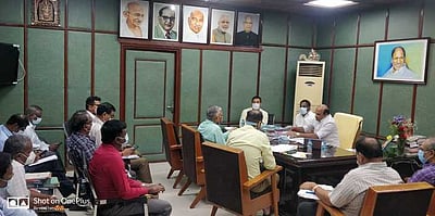 புதுவையில் பொலிவுறு நகரத் திட்டப் பணிகளைவிரைந்து செயல்படுத்த ஆலோசனை