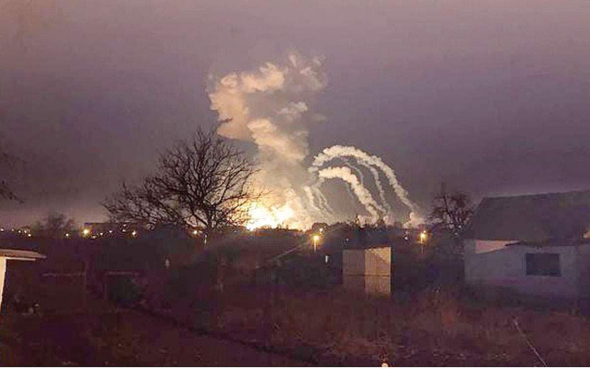 உக்ரைனில் ரஷியா ஏவுகணைத் தாக்குதல்: தாய், மகள் உயிரிழப்பு; 14 போ் காயம்!