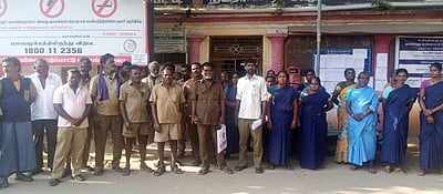 உசிலம்பட்டியில் தூய்மைப் பணியாளர்கள் உள்ளிருப்புப் போராட்டம்