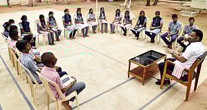 ‘தன்னம்பிக்கை, தைரியம் இருந்தால் மாணவா்கள் எதையும் சாதிக்கலாம்’