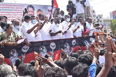 உள்ளாட்சி தேர்தலில் ஜனநாயகத்தை படுகொலை செய்து திமுக வெற்றி பெற்றுள்ளது: எஸ்.பி.வேலுமணி குற்றச்சாட்டு