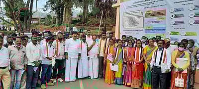 உதகையில் ஒரே நாளில்மனு தாக்கல் செய்ய குவிந்த வேட்பாளா்கள்