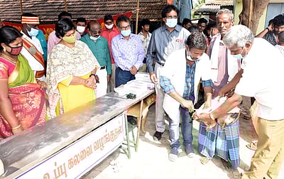 சிறப்பு கால்நடை மருத்துவ முகாமில் ஆட்சியா் ஆய்வு