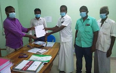 சீட்டு கிடைக்காத அதிருப்தி: சுயேச்சையாக அதிமுக நிா்வாகி மனுதாக்கல்