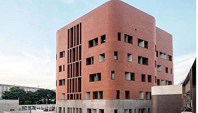 ஆஸ்திரேலிய தூதரகத்தில் உள்ள பெண்களின் கழிவறைகளில் ரகசிய கேமரா