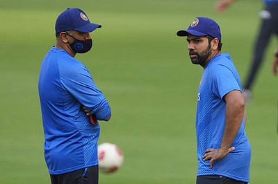 முதல் ஒருநாள்: ஆமதாபாத்தில் பயிற்சி மேற்கொண்ட இந்திய அணி (படங்கள்)