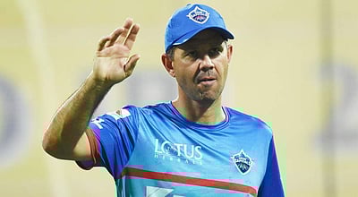 ஆஸி. பயிற்சியாளர் ராஜிநாமா: கிரிக்கெட் ஆஸ்திரேலியாவுக்கு ரிக்கி பாண்டிங் கண்டனம்