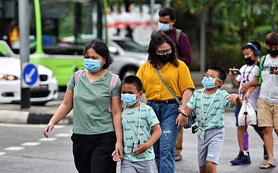 சிங்கப்பூா் தினசரி கரோனா புதிய உச்சம்