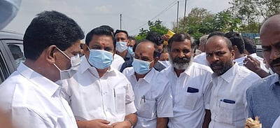 தூத்துக்குடி மாவட்ட எல்லையில் எடப்பாடி பழனிசாமிக்கு வரவேற்பு 