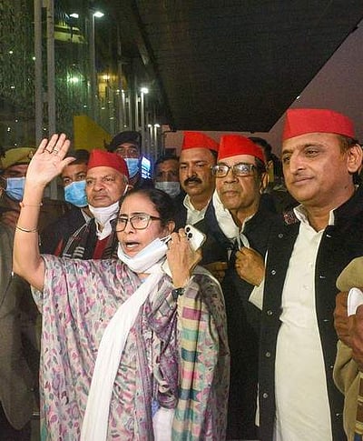 உ.பி.யில் பாஜகவை தோற்கடிக்க மம்தா அழைப்பு: பிரசாரத்துக்காக லக்னௌ பயணம்