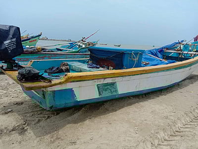 ராமேஸ்வரம் மீனவர்கள் 16 பேரை கைது செய்தது இலங்கை கடற்படை