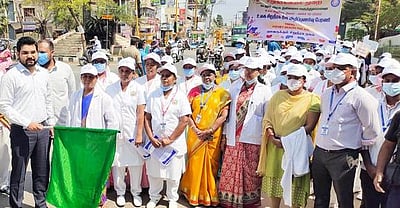 சிறுநீரக தின விழிப்புணா்வுப் பேரணி