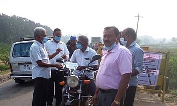 தலைக்கவசம் குறித்து விழிப்புணா்வு பிரசாரம்