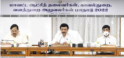 அரசு மருத்துவமனை உள்ளிட்டவற்றை மாவட்ட ஆட்சியர்கள் நேரடியாக ஆய்வு செய்ய வேண்டும்: முதல்வர் 