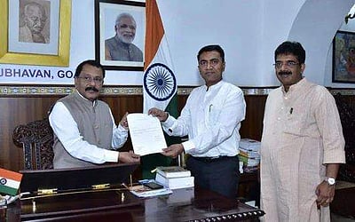 ராஜிநாமா செய்த பிரமோத் சாவந்த்...கோவாவின் அடுத்த முதல்வர் யார்?