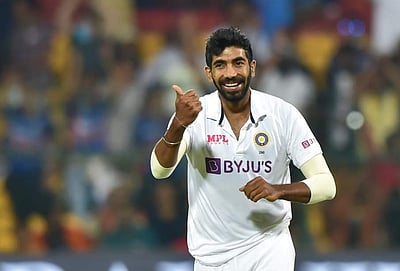 பகலிரவு டெஸ்ட்: இலங்கை அணி திணறல்