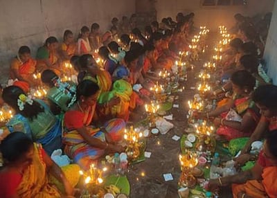 செய்ளத்தூர் ஸ்ரீ கடம்பவன காமாட்சியம்மன் கோயில் மாசித் விழா: திருவிளக்கு பூஜை வழிபாடு