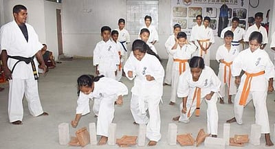 சங்ககிரியில் தற்காப்பு கலைகள் விழிப்பணர்வு நிகழ்ச்சி 