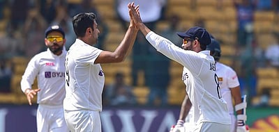 2-0: பகலிரவு டெஸ்டில் இந்தியா அபார வெற்றி