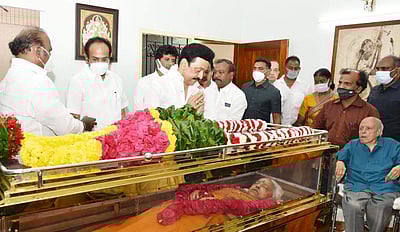 எம்.எஸ்.சுவாமிநாதன் மனைவி காலமானார்: முதல்வர் நேரில் அஞ்சலி