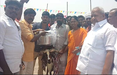 திருப்புவனம் அருகே ஆட்டுக்கிடா முட்டு சண்டைப் போட்டி