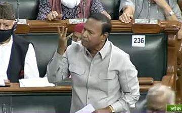 'தமிழக ஆளுநரை மாற்ற வேண்டும்' - மக்களவையில் டி.ஆர்.பாலு பேச்சு 