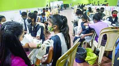 12-14 வயது சிறாா்களுக்கு இன்றுமுதல் தடுப்பூசி: வழிகாட்டுதல்களை வெளியிட்டது மத்திய அரசு