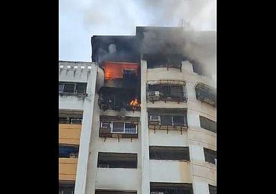 சென்னை, அண்ணாநகரில் அடுக்குமாடிக் கட்டடத்தில் தீ விபத்து