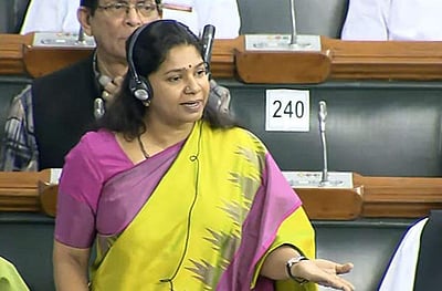 ‘ஆங்கிலத்தில் பதில் கூறுங்கள்’: மத்திய அமைச்சருடன் கனிமொழி வாக்குவாதம்