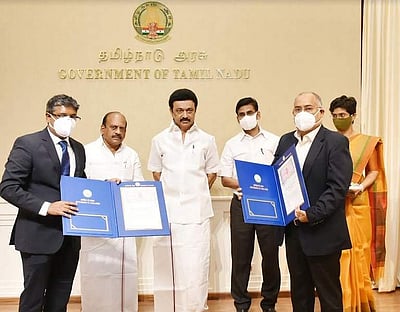 ஸ்டாலின் முன்னிலையில் குறு, சிறு தொழில்நிறுவனங்கள் ஒப்பந்தம்: காக்களூரில் எல்இடி சோதனைக்கூடம் திறப்பு