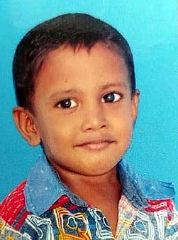 பள்ளியில் சோ்ந்த முதல் நாளிலேயே சிறுவன் விபத்தில் சிக்கி பலி