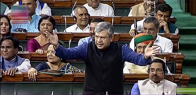 ரயில்வேயை தனியாா் மயமாக்கும் பேச்சுக்கே இடமில்லை: மத்திய அரசு